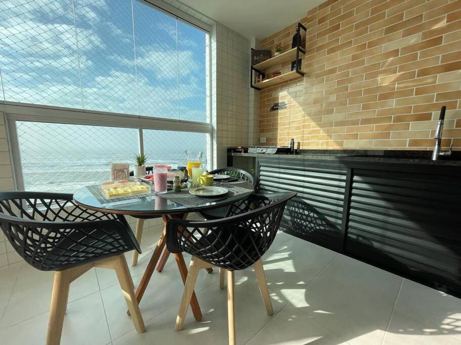 Ap Frente Mar Com Ar-Condicionado E Varanda Gourmet มอนกากวา ภายนอก รูปภาพ